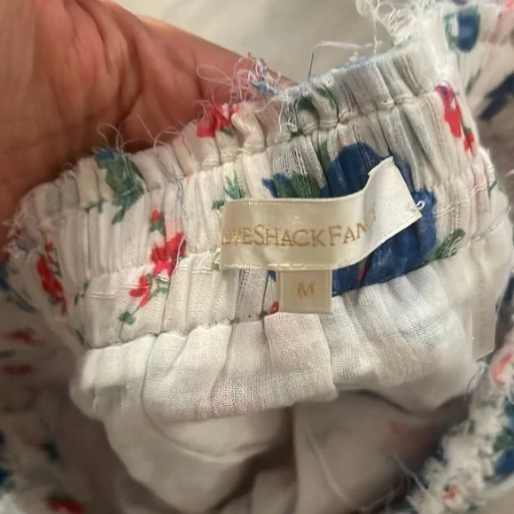 Loveshackfancy ruffled white skirt with blue and red flowers - Picture 2 of 2